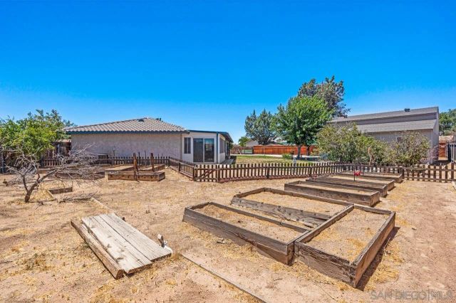 12450 Algonquin, Apple Valley, CA 92308