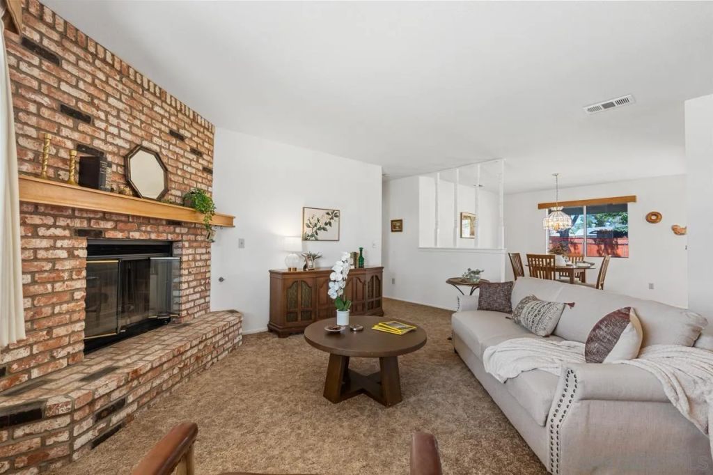 12450 Algonquin, Apple Valley, CA 92308