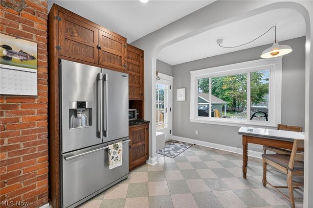 1358 Summit Avenue, Lakewood, OH 44107