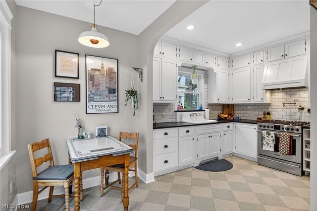 1358 Summit Avenue, Lakewood, OH 44107