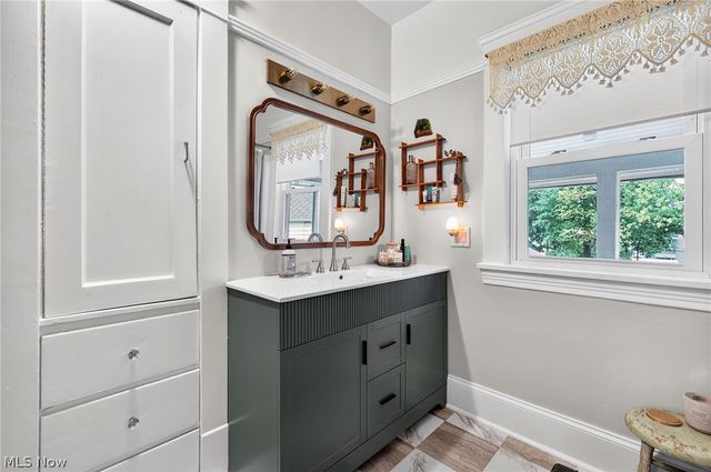 1358 Summit Avenue, Lakewood, OH 44107