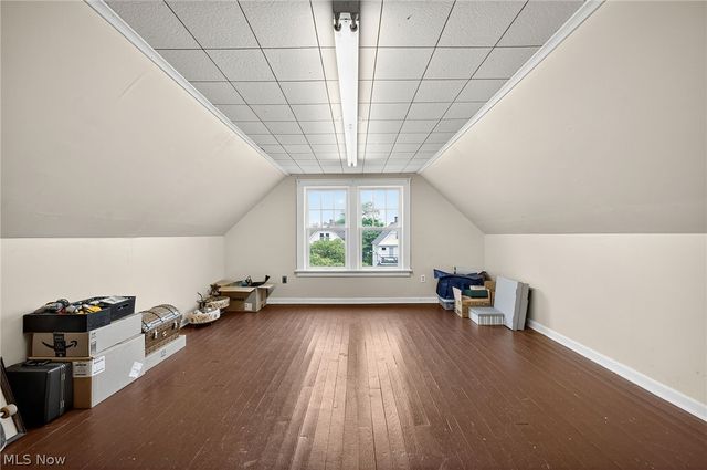 1358 Summit Avenue, Lakewood, OH 44107
