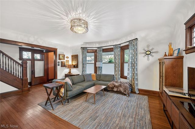 1358 Summit Avenue, Lakewood, OH 44107