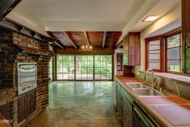 1900 Niodrara Drive, Glendale, CA 91208