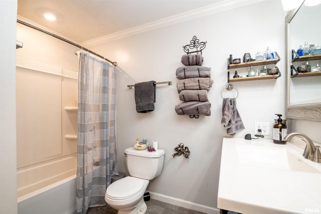 11718 W Hickory Springs Drive, Brimfield, IL 61517