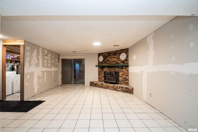 11718 W Hickory Springs Drive, Brimfield, IL 61517