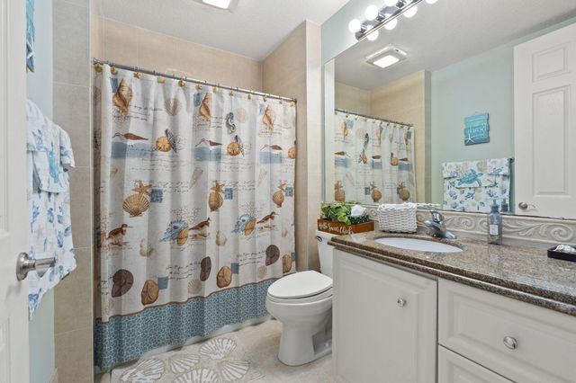 16 Harbour Isle Drive W 303, Fort Pierce, FL 34949