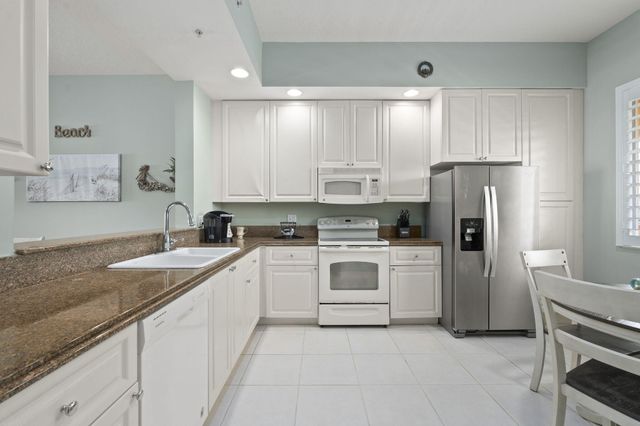 16 Harbour Isle Drive W 303, Fort Pierce, FL 34949