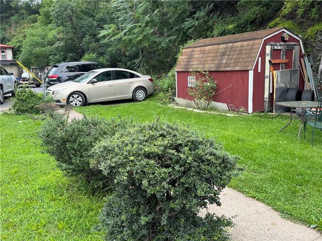 39 Canal Street, Franklin Twp, PA 18235