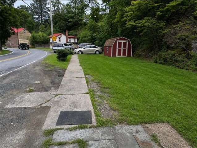 39 Canal Street, Franklin Twp, PA 18235