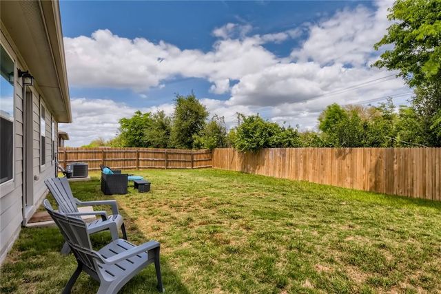 192 James Adkins DR, Kyle, TX 78640