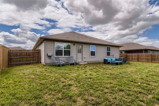 192 James Adkins DR, Kyle, TX 78640