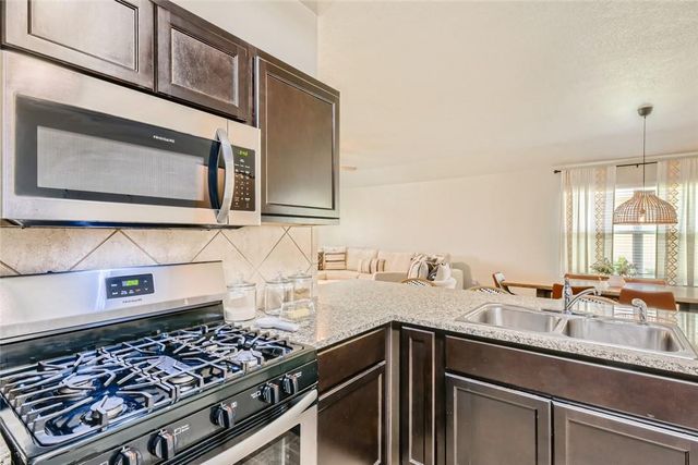 192 James Adkins DR, Kyle, TX 78640