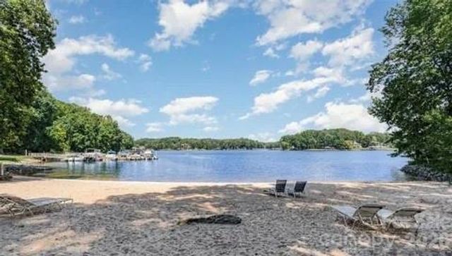 164 Palmer Marsh Place, Mooresville, NC 28117