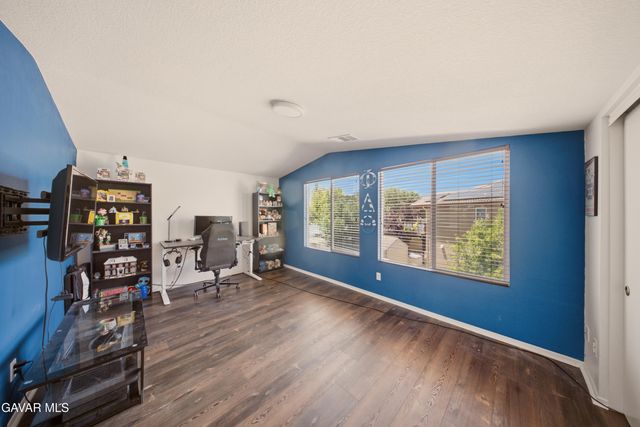 3250 W Avenue K1, Lancaster, CA 93536