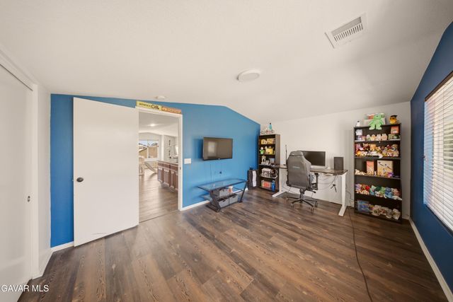 3250 W Avenue K1, Lancaster, CA 93536