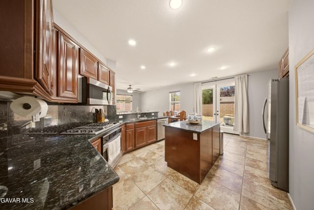 3250 W Avenue K1, Lancaster, CA 93536