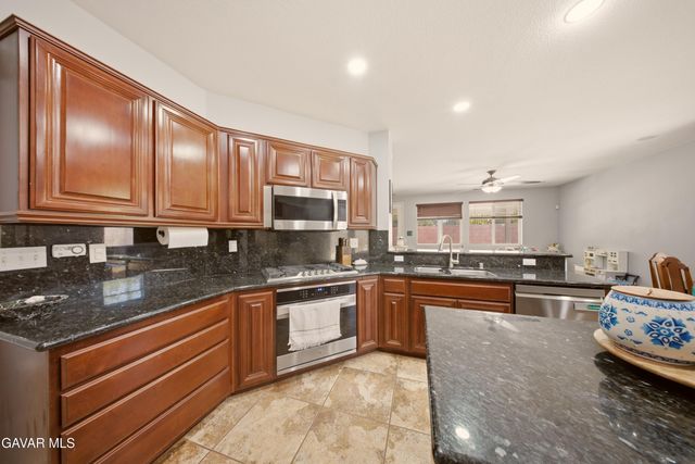 3250 W Avenue K1, Lancaster, CA 93536