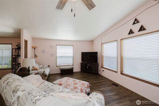2072 Hastings Lane SE, Port Orchard, WA 98367