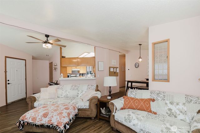 2072 Hastings Lane SE, Port Orchard, WA 98367