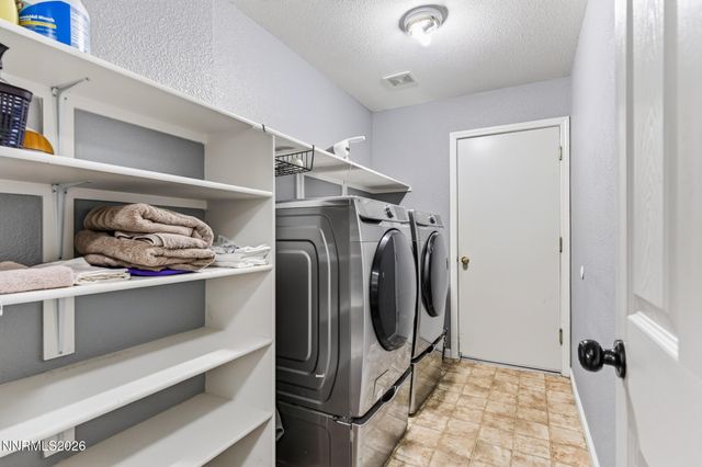 17745 Live Oak Court, Reno, NV 89508