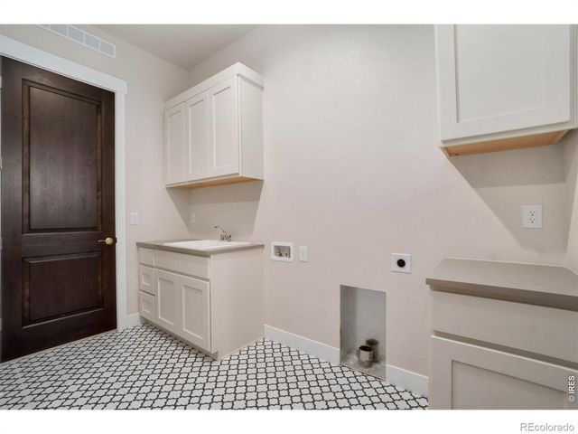 24113 E 36th Place, Aurora, CO 80019