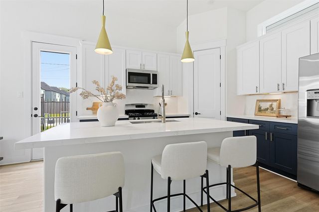 8918 Sunshine Laverne Lane, Houston, TX 77080