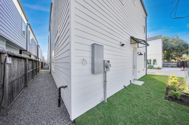 8918 Sunshine Laverne Lane, Houston, TX 77080