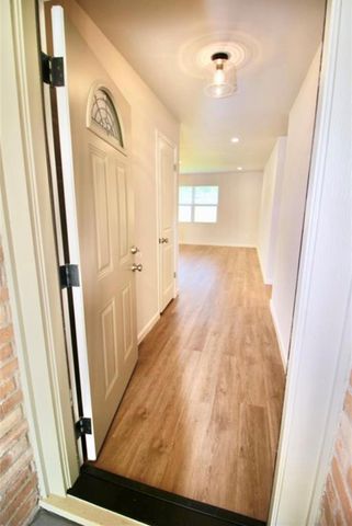 407 Morningside Drive, Friendswood, TX 77546