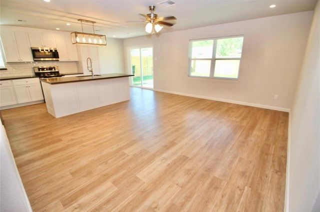 407 Morningside Drive, Friendswood, TX 77546