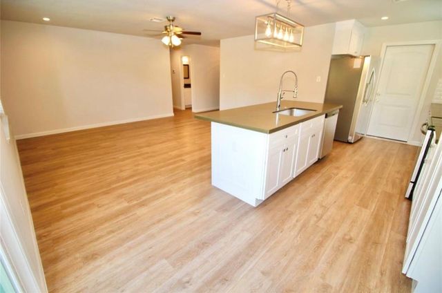 407 Morningside Drive, Friendswood, TX 77546