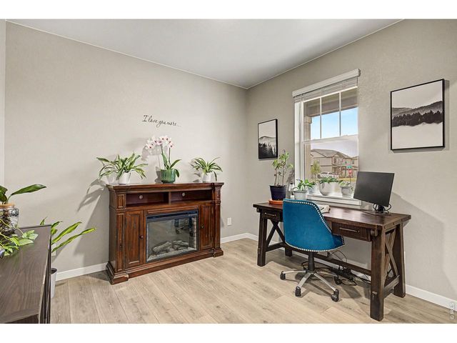 15704 Roslyn St, Thornton, CO 80602
