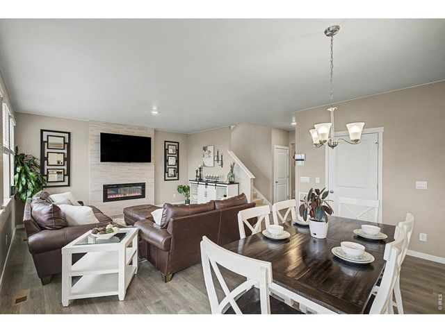 15704 Roslyn St, Thornton, CO 80602