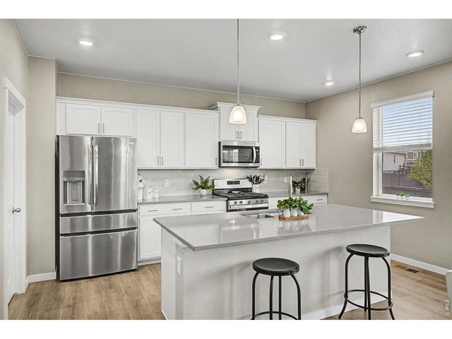 15704 Roslyn St, Thornton, CO 80602