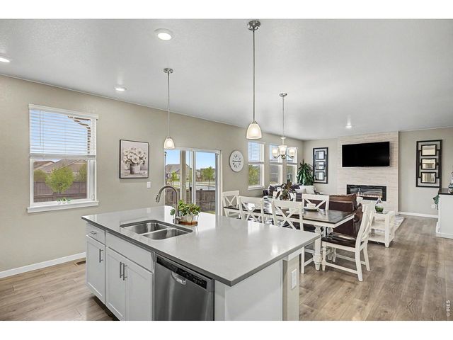 15704 Roslyn St, Thornton, CO 80602