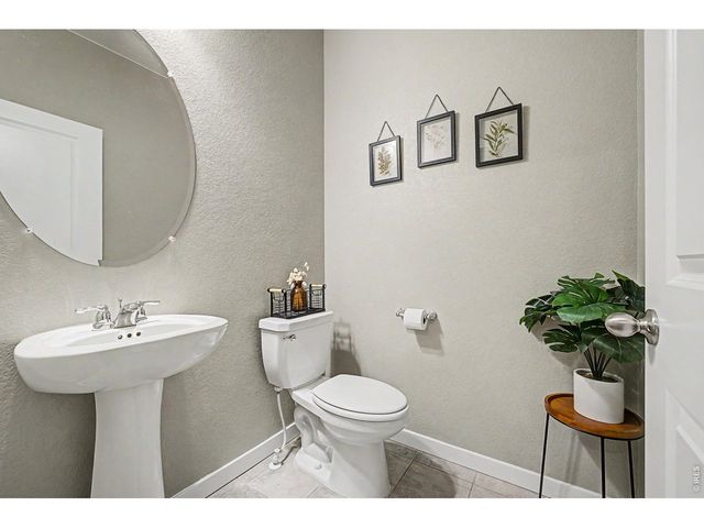 15704 Roslyn St, Thornton, CO 80602