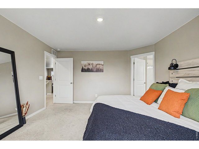 15704 Roslyn St, Thornton, CO 80602