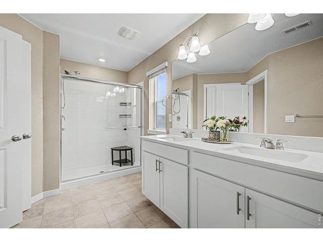 15704 Roslyn St, Thornton, CO 80602