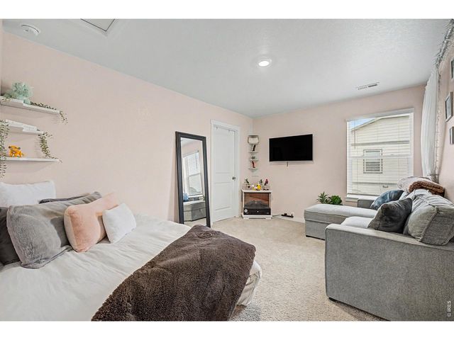 15704 Roslyn St, Thornton, CO 80602