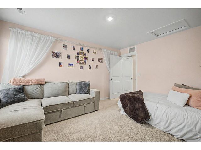 15704 Roslyn St, Thornton, CO 80602