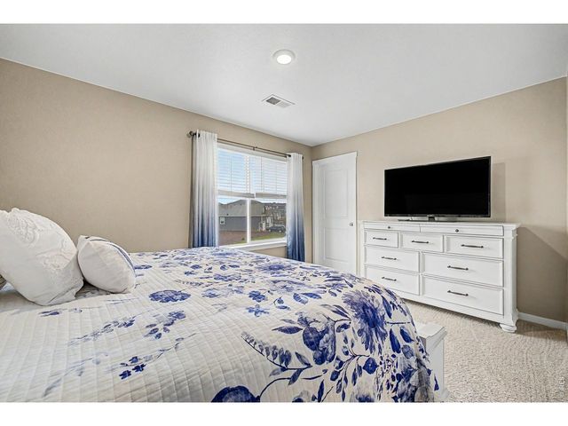 15704 Roslyn St, Thornton, CO 80602
