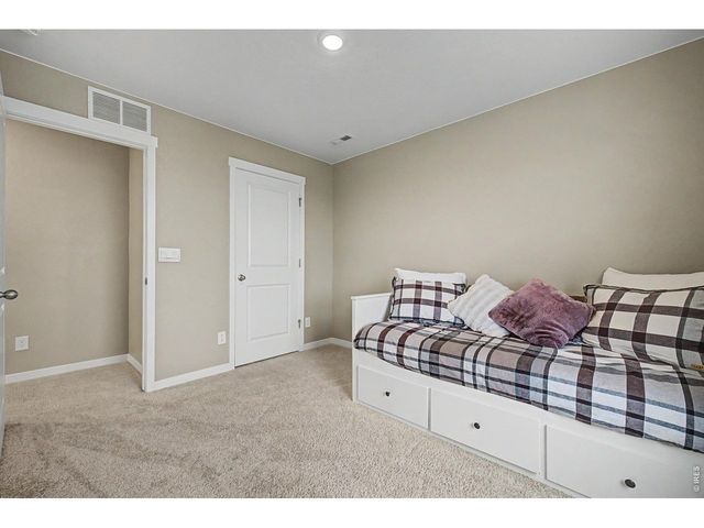 15704 Roslyn St, Thornton, CO 80602