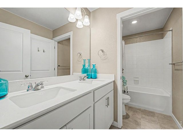 15704 Roslyn St, Thornton, CO 80602