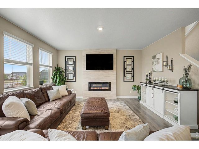 15704 Roslyn St, Thornton, CO 80602