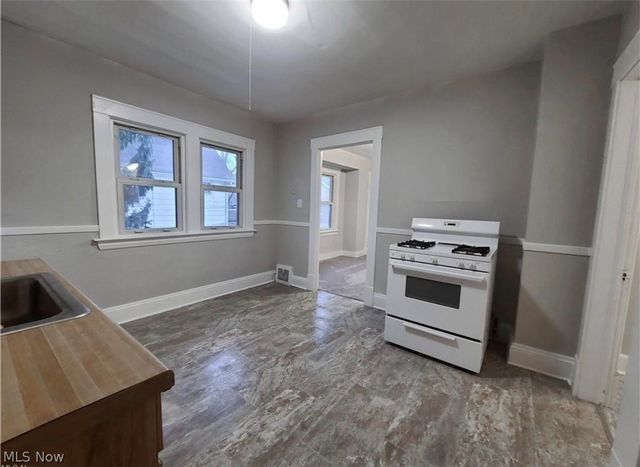 3747 W 47th Place, Cleveland, OH 44102