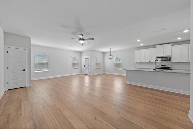 9513 Balmy LN, Manor, TX 78653