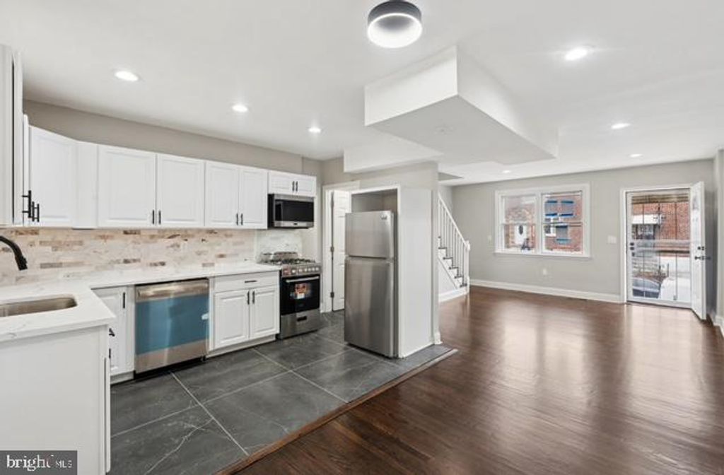 4034 LAWNDALE ST, Philadelphia, PA 19124