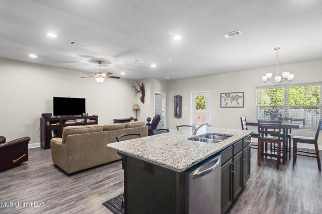 6896 Sweetclover Drive, Ocean Springs, MS 39564