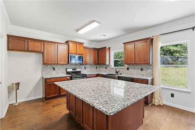 3945 Silverthorn Trace, Cumming, GA 30028