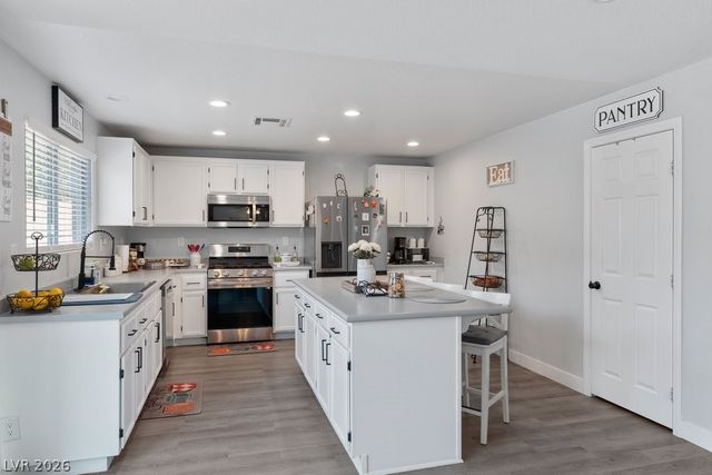 6924 Ghost Ranch Avenue, Las Vegas, NV 89179